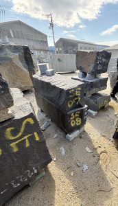 スウェーデン黒　黒御影　お墓　上品　高級　建材