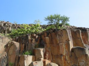 伊達冠石　お墓　建築材　ドアノブ　貼石　壁　採石場　宮城県産